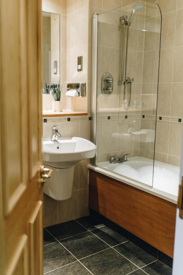 Hunters Lodge Hotel Crewe Exteriér fotografie